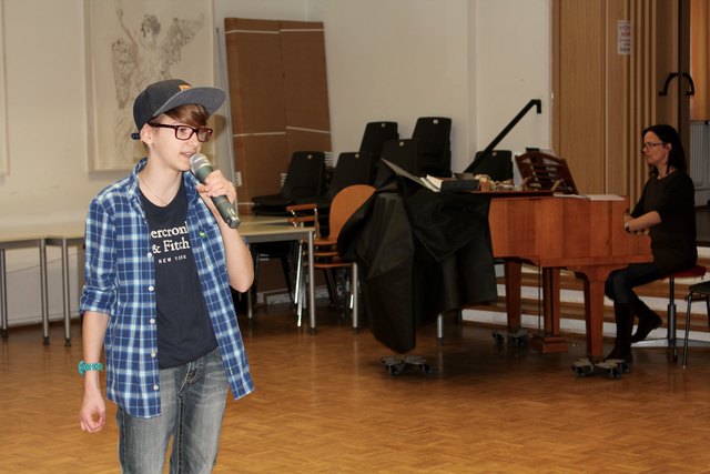 Die Hosenrolle des "Mario" ist für Philine (12) die erste Hauptrolle. Sie hat schon  in vielen Musicals mitgespielt und singt seit sieben Jahre im Chor