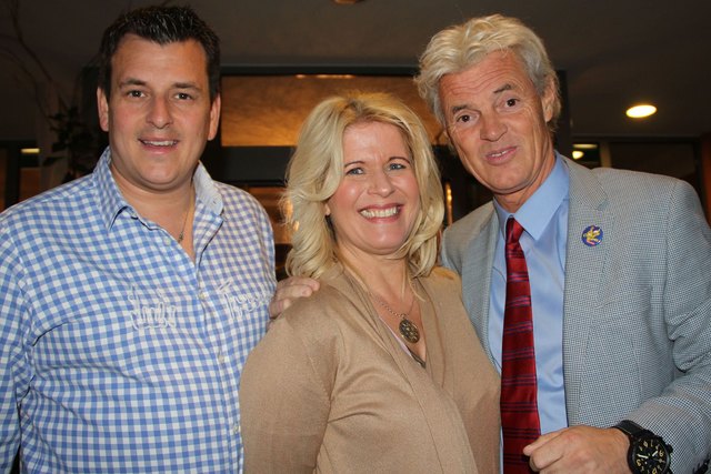 Gut gestimmt: Marc Pircher (l.), Hoteldirektorin Claudia Wendner und Charly Temmel. | Foto: KK