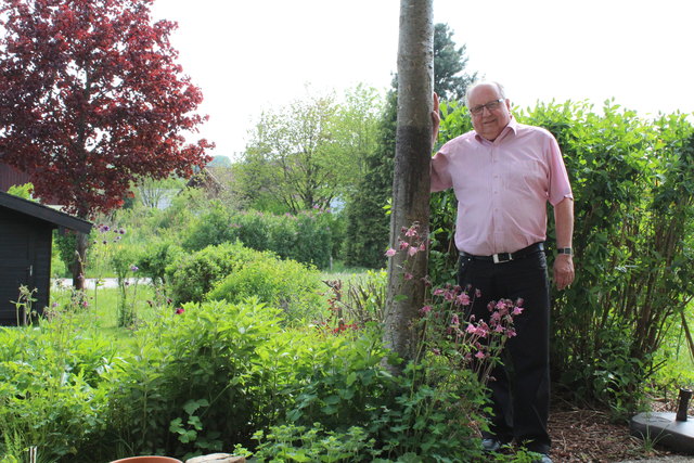 Herbert Weißenbacher pflegt auch zu Hause in seinem Garten eine große Pflanzen- und Artenvielfalt.