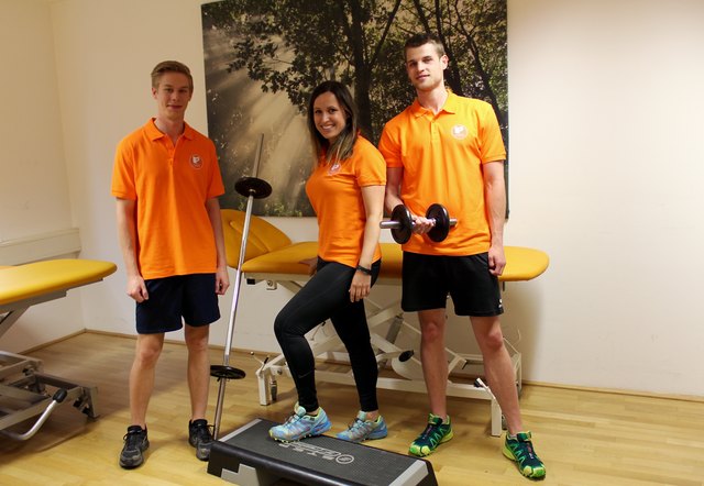 Das Team Physiozentrum für Weiterbildung Matthias Jakob, Angelika Mayr und Christoph Ruffa (v.li.n.re.) laufen für den Alsergrund am Wienathlon