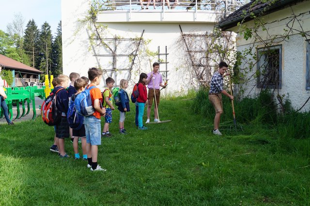 Unter dem Motto "Landwirtschaft begreifen" wurden den Kindern zahlreiche Themen nähergebracht. | Foto: HBLA Ursprung