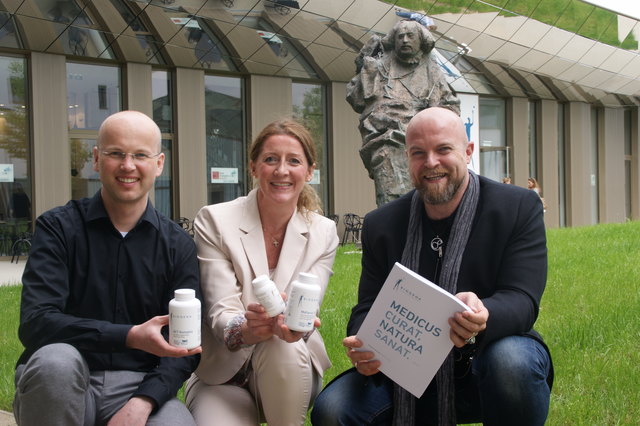 Dynamisch: Biogena-Geschäftsführer Roman Huber und Alexandra Herlbauer mit Biogena-Eigentümer Albert Schmidbauer. | Foto: Lisa Gold