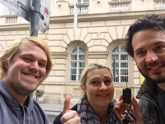 Zeitgleich erreichten Daniel Butter, Monika Eisele und Michael Hairer das Palais NÖ.
