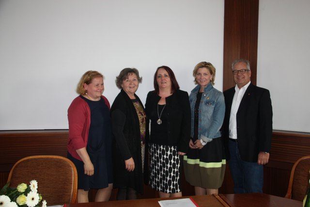 Korinna Schumann, Elisabeth Kernbauer, Beatrix Wagner, Claudia Pingitzer und Heinz Kulovits. | Foto: GÖD-FSG