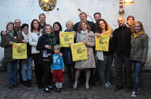 v.l.n.r.: Elisabeth Wagner, Karl Wagner, Silvia Valenta, Regina Krammer,Gerald Krammer, Simone Jagl mit Sohn Valerian, Eva Hilscher, Anne-Marie Kern, Christine Potoucek, Paul Potoucek, Kerstin Haas-Maierhofer, Thomas Haas, Vivian Jagl, Viola Jagl