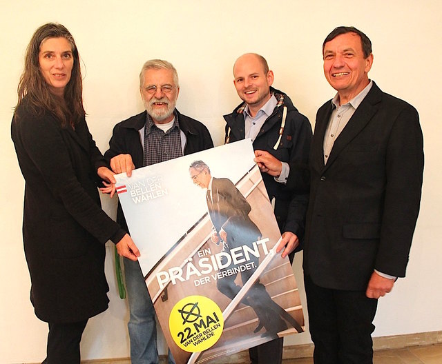 Parteiübergreifende Unterstützung für Van der Bellen: Alexandra Adler, Rudolf Stroissnig, Stefan Helm und Kurt Pausackerl. | Foto: privat