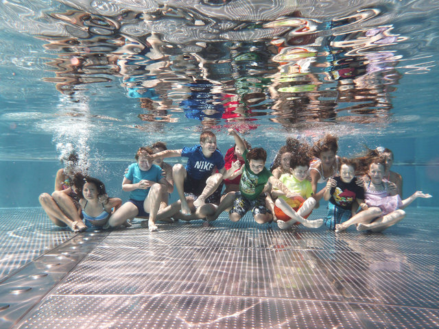 Auch Schwimmkurse stehen beim Ferienprogramm des Familienbunds auf dem Plan. | Foto: OÖ Familienbund