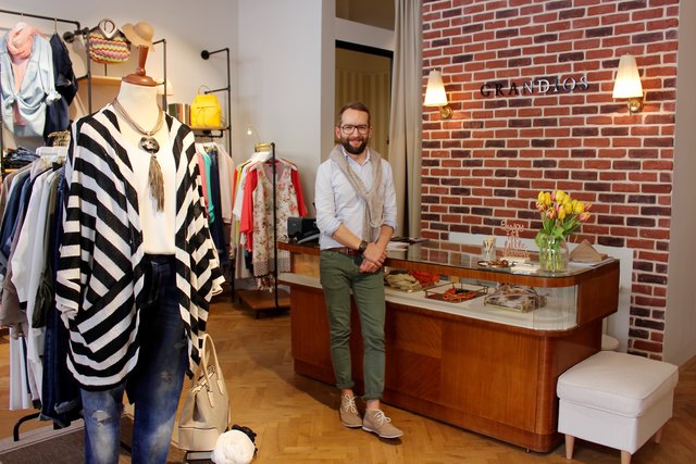 Viel Platz für grandiose Mode hat Georg Preiner im wunderschönen Ambiente seines GRANDIOS in der Otto Bauer Gasse 11