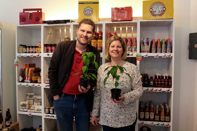 Vom Chili-Samen bis zur Pflanze - und vieles mehr gibt es bei Klaus Postmann und Simone Taschee