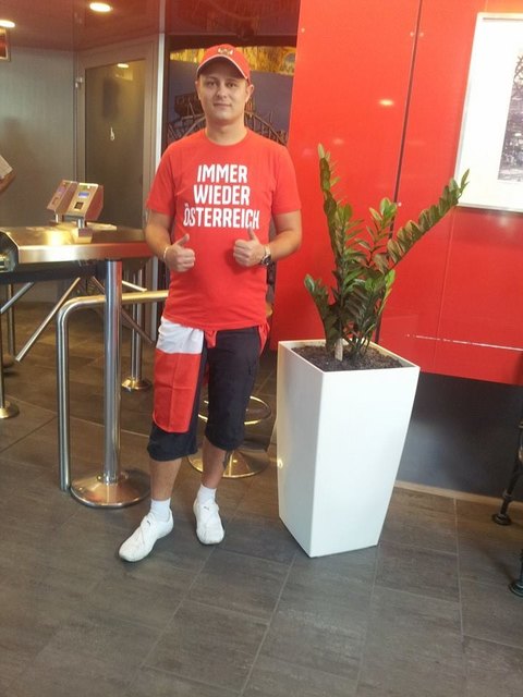 Ein Woschechter Österreicher das war beim Spiel Österreich _ Montenegro wo wir ein 1:0 Sieg gefeiert haben.