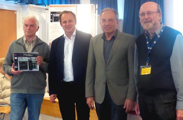 Von links: Josef Samuel, Herr Weitschacher, Leo Plasch und Ewald Muzler bei der Vernissage. | Foto: Kerstin Samuel