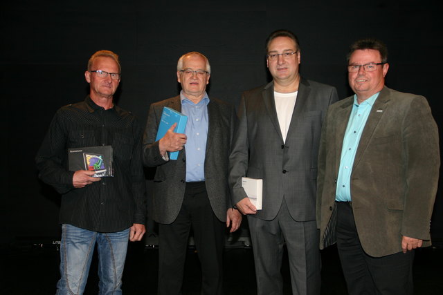 Die Preisträger mit Bürgermeister Herbert Fürst.