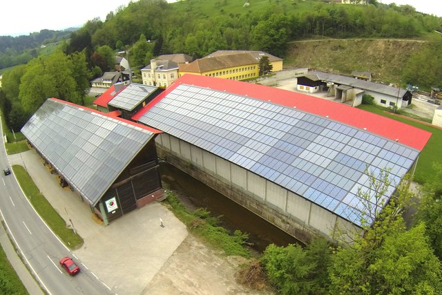 Die Sonnenkollektorfläche bei der Nahwärme Eibiswald umfasst 2.450 m².