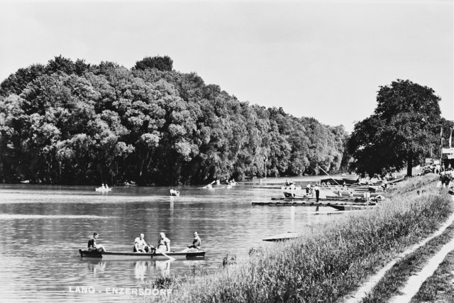 Bootsverleih und Donau-Überfuhr Vockenhuber, um 1930, © Marktgemeinde Langenzersdorf, Fotoarchiv Jacobus Brokx