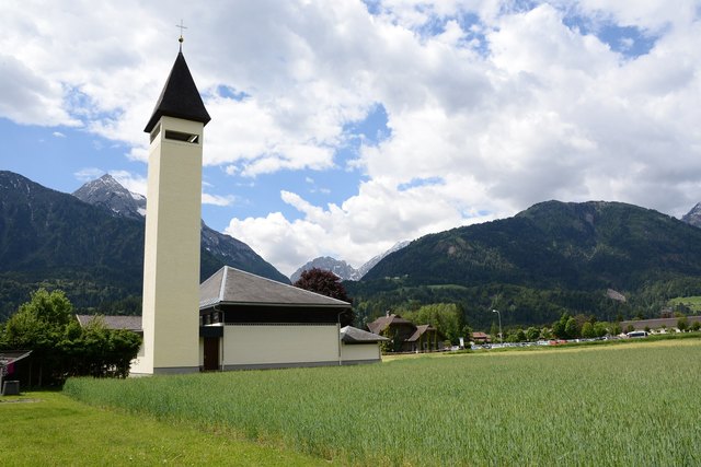 Vor 50 Jahren entstand mit vielen Eigenleistungen und durch zahlreiche Spenden die Friedenskirche in Kötschach