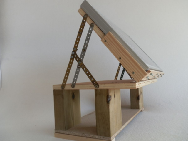 Fenstersims Solarpanel im Bau