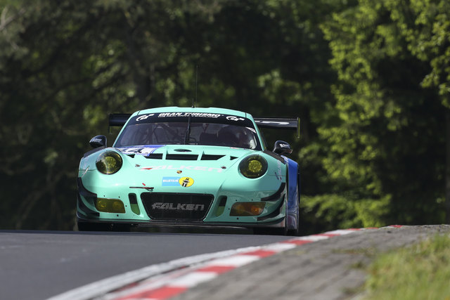 Aufgrund des Highspeed-Nachteils gegenüber der Konkurrenz kam dem Team Falken Motorsport das Regenwetter zugute. | Foto: Gruppe C Photography