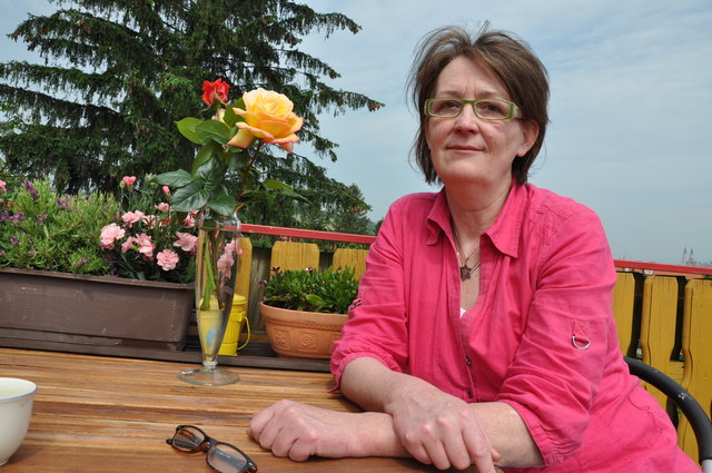 "Besonders erhitzt hat die Forderung nach einer Gedenktafel für die Synagoge." Ein Gedenkstein wurde zwei Jahre nach Enzmanns Antrag im Gemeinderat 2002 enthüllt. Die Tafel erinnert an die 1938 schwer beschädigte und 1991 abgetragene Synagoge und an die 300 Klosterneuburger Jüdinnen und Juden, die Opfer des NS-Regimes wurden. | Foto: Cornelia Grobner