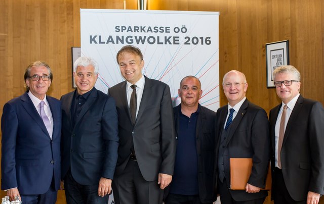 Kurt Rammerstorfer (Landesdirektor ORF OÖ), Hans-Joachim Frey, (Künstlerischer Vorstandsdirektor LIVA), JKU-Rektor Meinhard Lukas, Salvatore Vanasco (Geschäftsführer xailabs GmbH), Michael Rockenschaub (Vorstandsvorsitzender Sparkasse OÖ) und Bürgermeister Klaus Luger (v. li.)