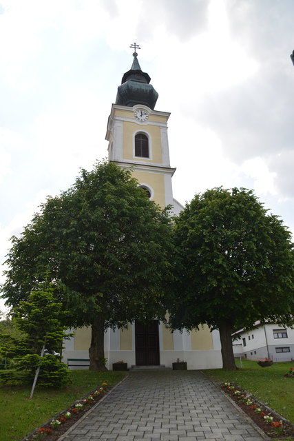 Die Kirche von Badersdorf ist das Wahrzeichen der kleinen Ortsgemeinde.