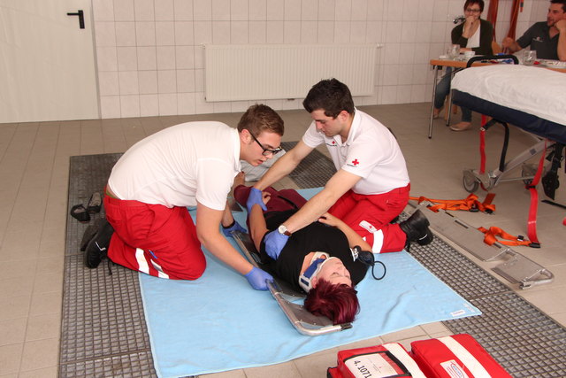 14 von 24 Teilnehmer schlossen die Rettungssanitäterprüfung mit ausgezeichnetem Erfolg ab. | Foto: Rotes Kreuz Bezirk Schärding