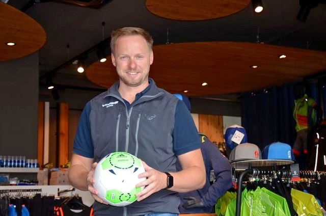 Patrick Unterberger führt sein Intersport-Geschäft in St. Johann-Eichenhof.