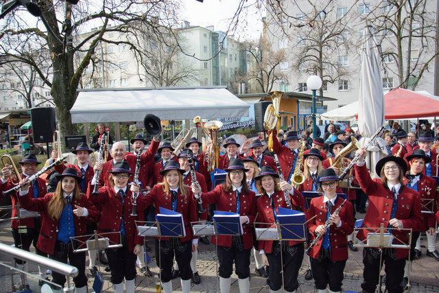 Feiern Sie mit: Auf drei Tage Megastimmung freuen sich die Musiker aus Rohr. | Foto: MV Rohr