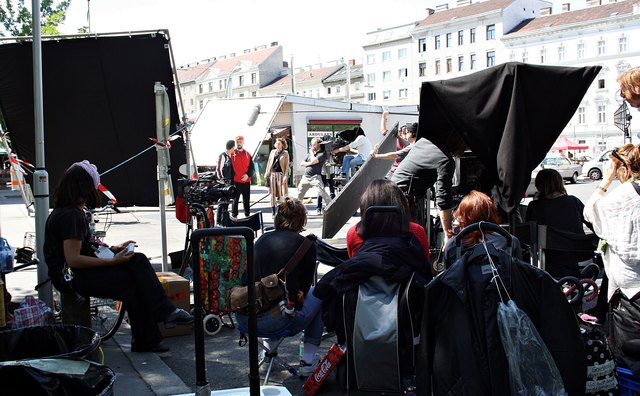 Drehtag am Hannovermarkt. Das Ziel: Mit einer "humorvollen Auseinandersetzung Ängste vor Ausländern den Wind aus den Segeln blasen".
