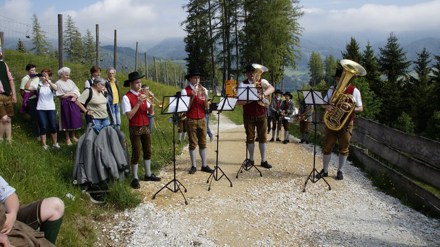 Inmitten des Tierparks am Wilden Berg wurde an mehreren Stationen musiziert. | Foto: Der Wilde Berg