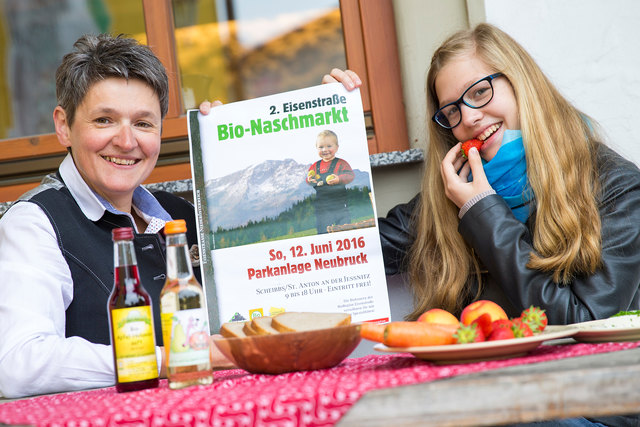 Leopoldine und Petra Adelsberger freuen sich auf den 2. Eisenstraße Bio-Naschmarkt. Bild: TheoKust