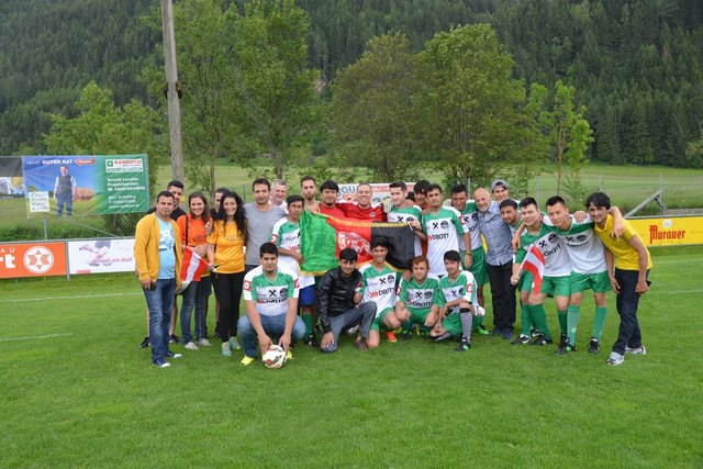 Freundschaftliches Fußballspiel in St. Peter am Kammersberg. Fotos: Pfister