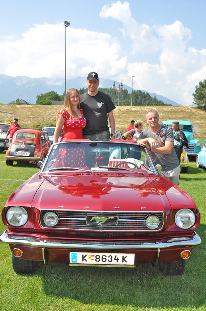 Am Sonntag organisieren Stefan Zlinder (rechts) und Kollegen der Heiligengraber Gemeinschaft ihr Oldtimer-Treffen | Foto: David