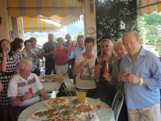 Cavaliere Giancarlo (r.) lud die Feldkirchner zu einem Umtrunk in seine Wohnung ein | Foto: KK