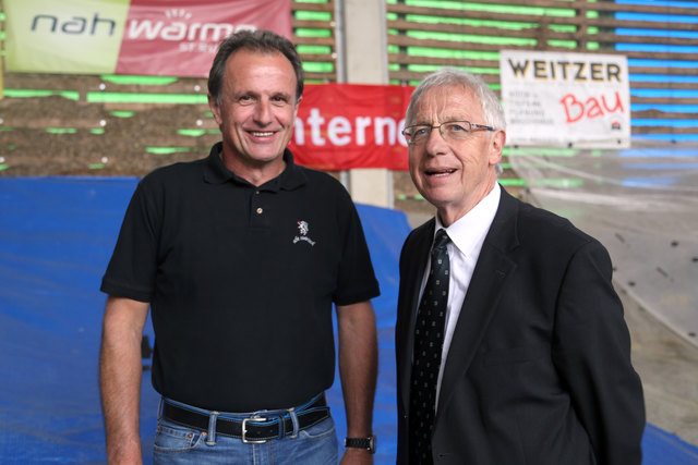 Moderator Mike Rath und Pfarrer Hans Wallner