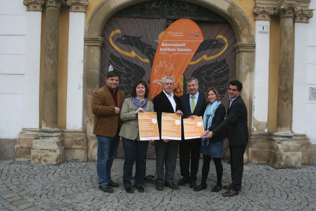 Bgm. Jürgen Duffek (Niederhollabrunn), Andrea Riedler (Zertifizierte Fremdenführerin), Otto Pacher (Führer Werft), Bgm. Helmut Laab (Stockerau), Sonja Eder (Weinviertel Tourismus GmbH), Bgm. Christian Gepp (Korneuburg) | Foto: Weinviertel Tourismus