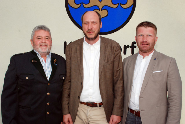 Der neue Kaindorfer Gemeindevorstand: Bgm. Thomas Teubl (ÖVP), Vzbgm. Martin König (ÖVP), Gemeindekassier Alois Schaller (FPÖ). | Foto: KK