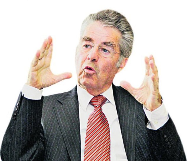 Bundespräsident Heinz Fischer (re.) tippt auf Spanien als neuen Europameister. | Foto: meinbezirk.at