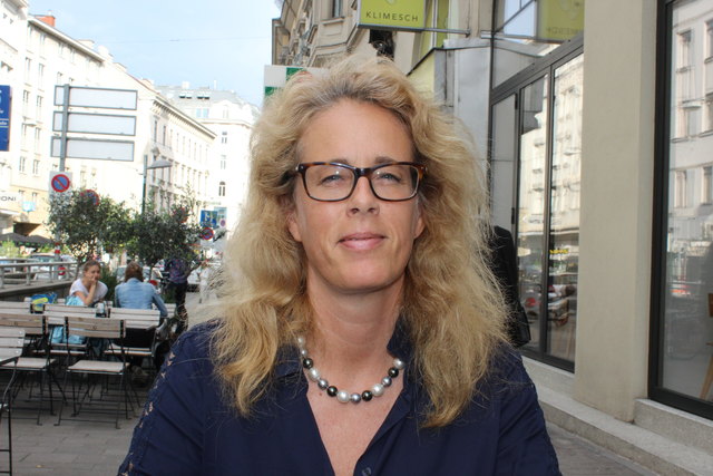 Elisabeth Speiser ist Generalsekretärin von Mamanet Austria, der Organisation, die das Spiel Cachibol nach Österreich gebracht hat.