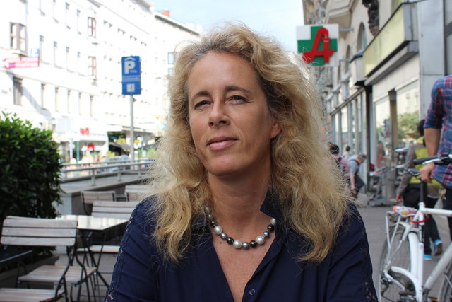 Elisabeth Speiser ist Generalsekretärin von Mamanet Austria, der Organisation, die das Spiel Cachibol nach Österreich gebracht hat.