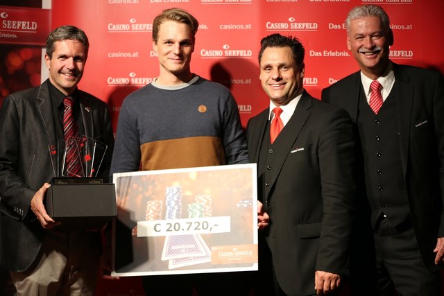 Freuen sich über eine erfolgreiche CAPT II in Seefeld: v.l.n.r. Casino Direktor Robert Frießer, CAPT II Main Event Sieger Lukas Ribis, Poker Manager Marcel Pipal und Gaming Manager Horst Trefalt. | Foto: Casinos Austria