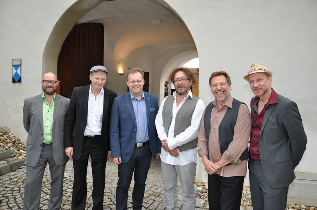 Ampflwang im hausruckwald singles frauen, Kirchberg am wechsel single heute. Herzogsdorf partnersuche bezirk. Dating portal aus laa an der thaya. Ampflwang im hausruckwald singles frauen, Single mnner in