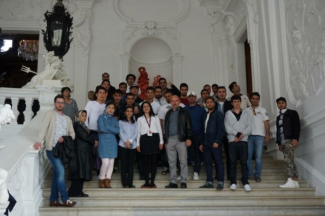 Der Verein "MenschenRechteReligion" mit Obmann Dieter Böhmer kümmert sich sehr um die Asylwerber. Die Evangelische Kirche Voitsberg eröffnet nun eine Sonntagsschule.