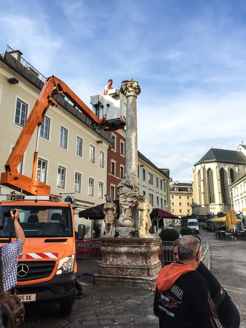 Kopflos. Die Figurengruppe der Dreifaltigkeitssäule wurde abmontiert