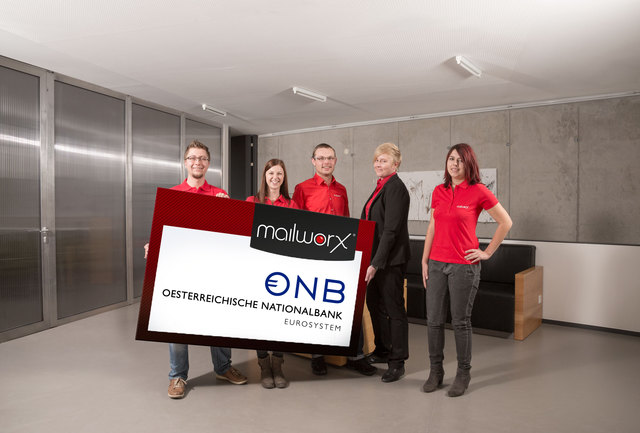 Die Oesterreichische Nationalbank nutzt mailworx – ein Produkt von eworx. Im Bild v. l.: Patrick Studener, ich, Bernhard Wurm, Natalie Keplinger, Nina Draxler – ein Teil des Mailworx-Teams. | Foto: Foto: eworx