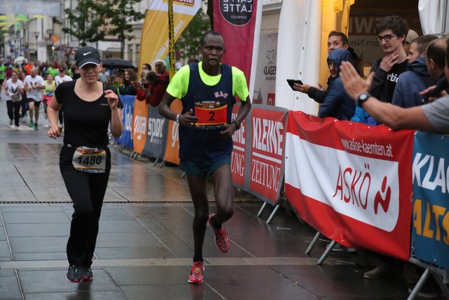 Der Sieger Edwin Kemboi.