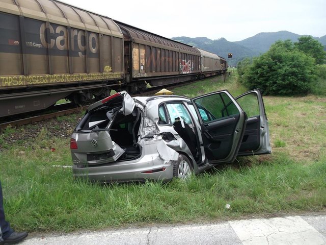Den Meldungen der Polizeiinspektion (PI) St. Paul zufolge entstand am Fahrzeug Totalschaden | Foto: FF St. Paul im Lavanttal