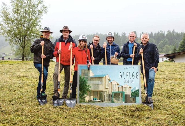 Andreas Hofer (HV Bau), Andreas Brandtner (Bergbahnen Steinplatte), Cornelia Zotter, Bgm. Georg Hochfilzer, Roland Defrancesco, Gottfried Heugenhauser und Wilfried Filzer (Architektengruppe P3) (v. li.) | Foto: rolart