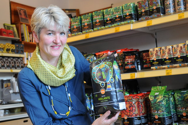 EZA-Geschäftsführerin Andrea Schlehuber: Fair Trade-Kaffee macht 38 Prozent ihres Gesamtumsatzes aus. Im Bild: Arabica Hochlandkaffee "Adelante" aus Honduras, der ausschließlich von Frauen produziert wird.