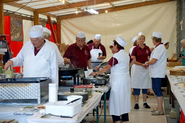 Kroatische Spezialitäten werden beim Kroatischen Abend frisch und vor Ort zubereitet. | Foto: KK