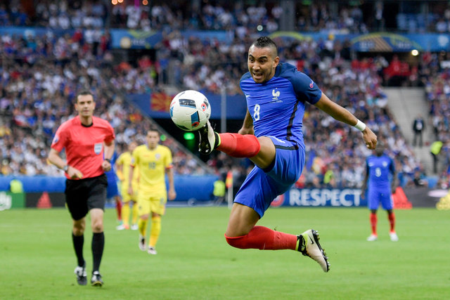 Der beste Mann am Platz hat das Eröffnungsspiel entschieden: Dimitri Payet leistete den Assist zur Führung und sorgte mit einem Traumtor für den Sieg! | Foto: GEPA